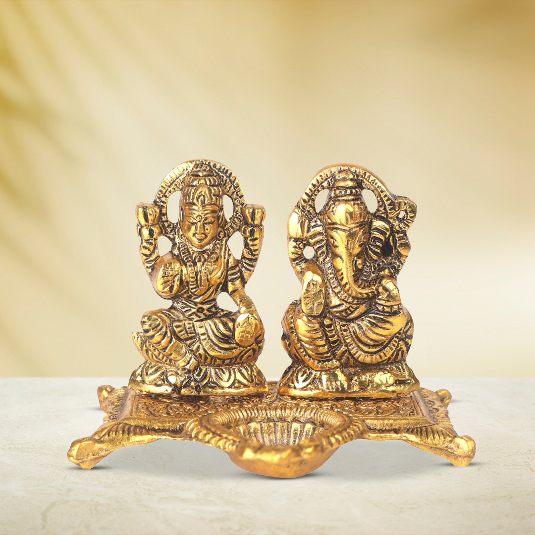 Devnidhii Diya Laxmi, Ganesh Gold Polish