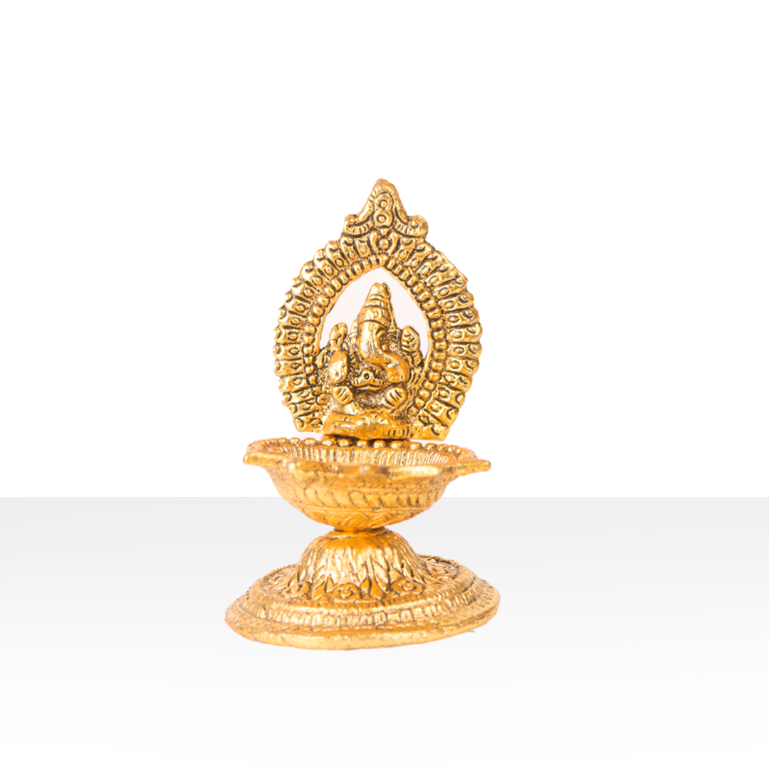 Devnidhii Diya 5 Batti with Gold Polish