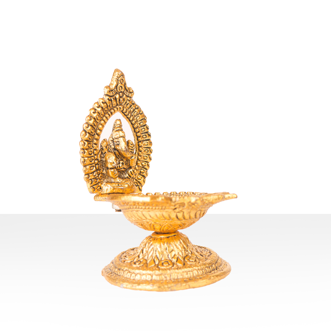 Devnidhii Diya 5 Batti with Gold Polish