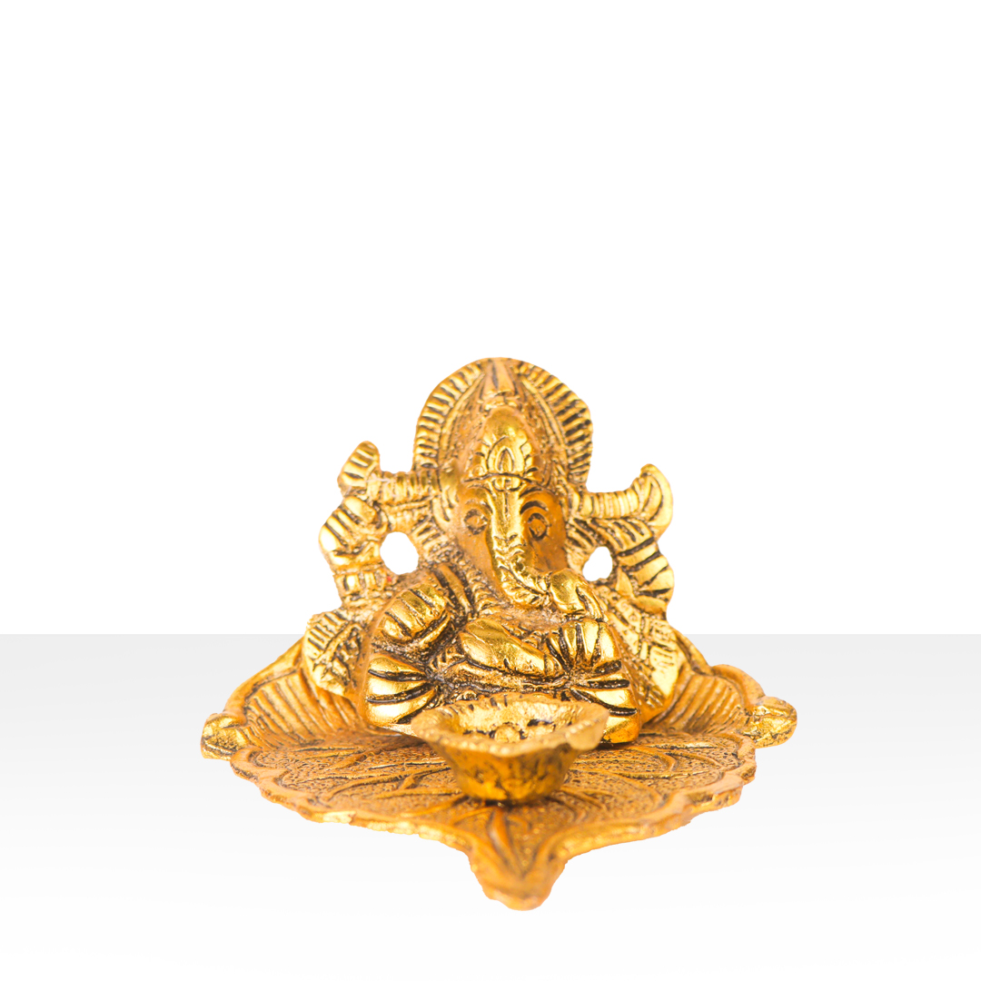 Devnidhii Diya Ganesh on Gold Peepal Leaf
