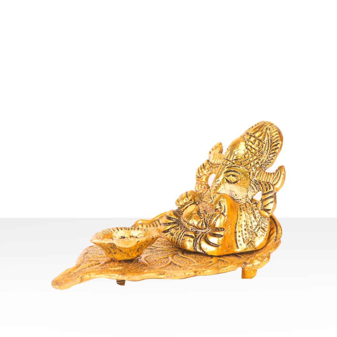 Devnidhii Diya Ganesh on Gold Peepal Leaf