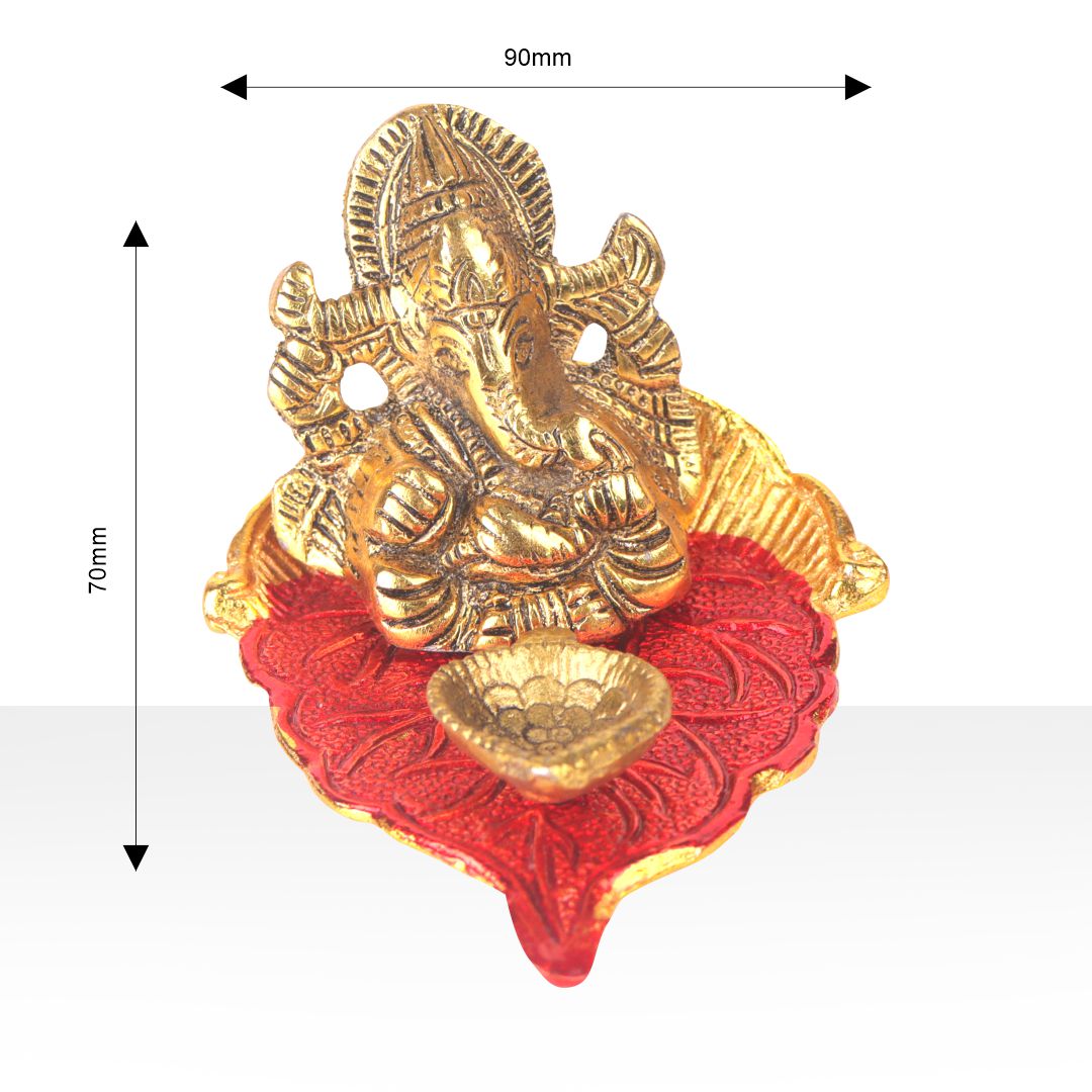 Devnidhii Diya Ganesh with Meenakari on Peepal Leaf