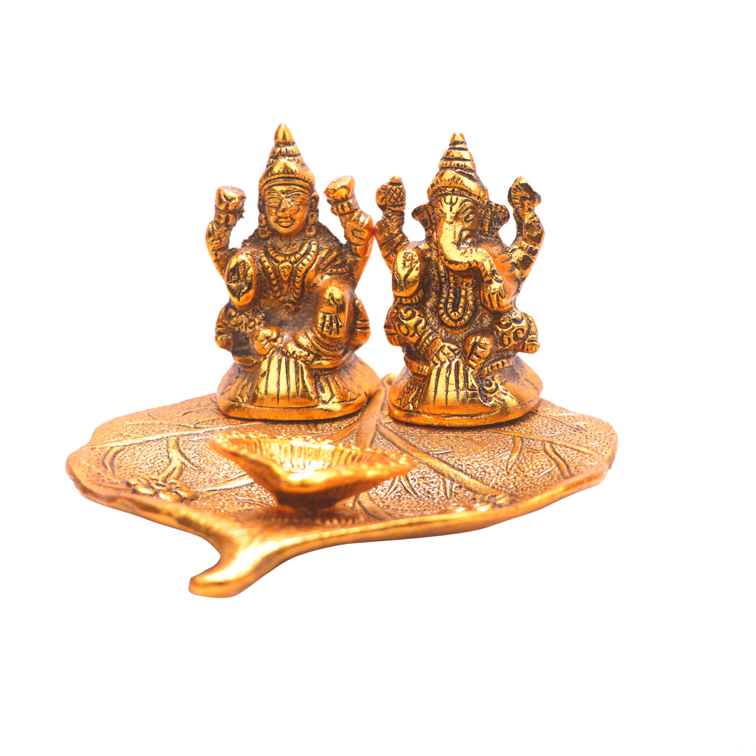 Devnidhii Diya Laxmi Ganesh on Gold Peepal Leaf Large Size