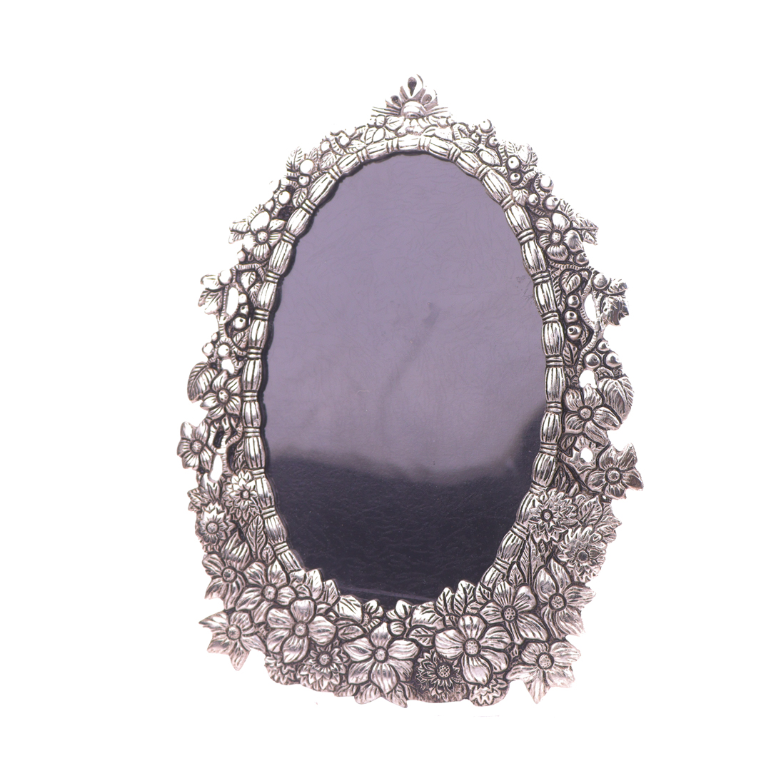 Devnidhii Photo Frame Silver Plated Oval Shape