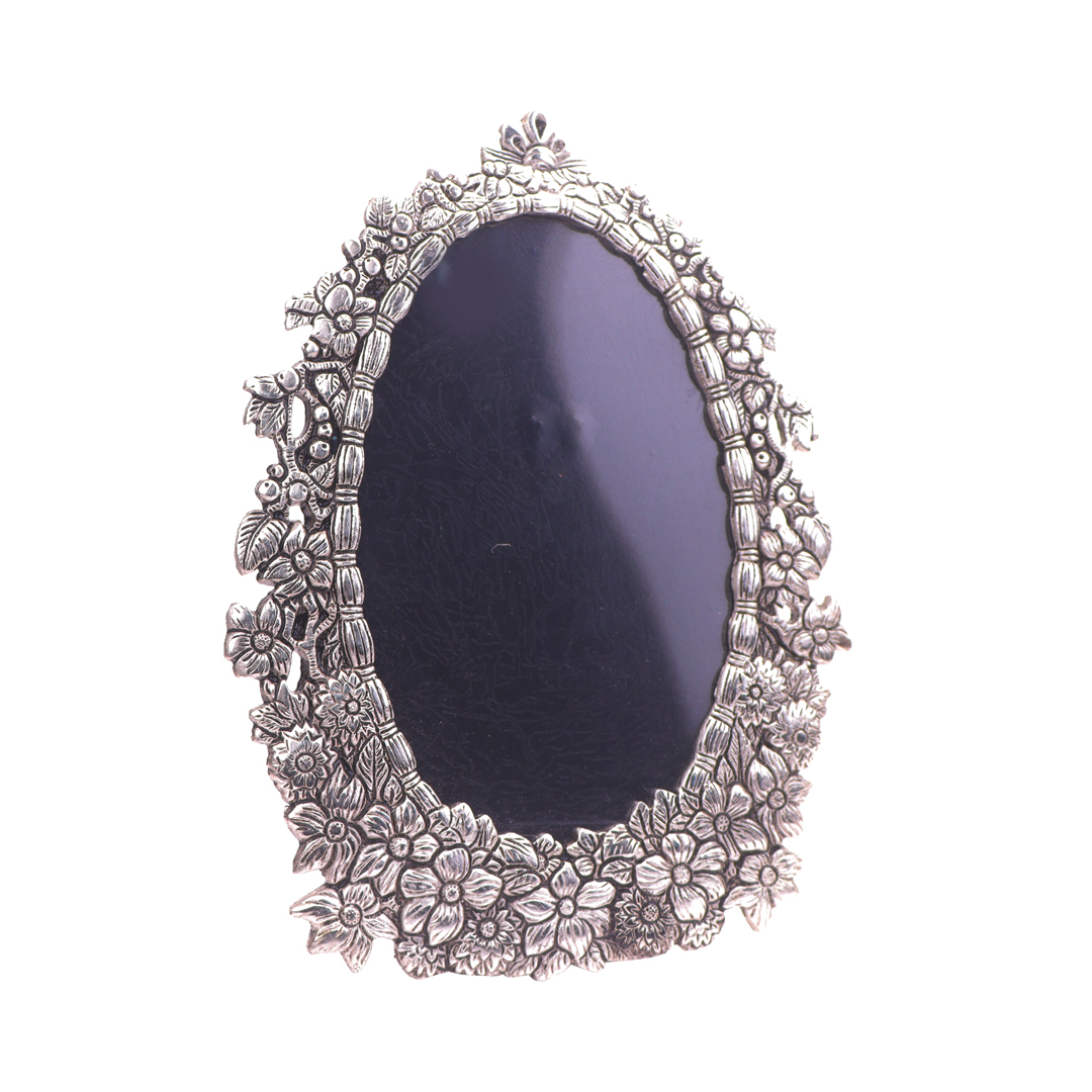 Devnidhii Photo Frame Silver Plated Oval Shape