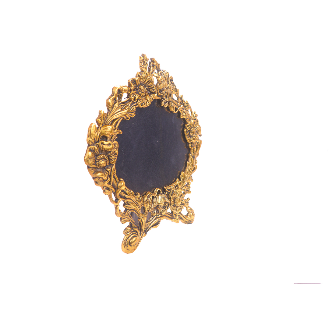 Devnidhii Photo Frame Oval Shape in Gold Polish