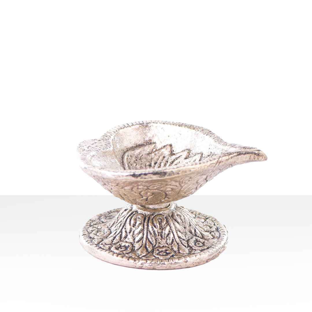 Devnidhii Diya Silver Plated Leaf Shape rratnaidhii
